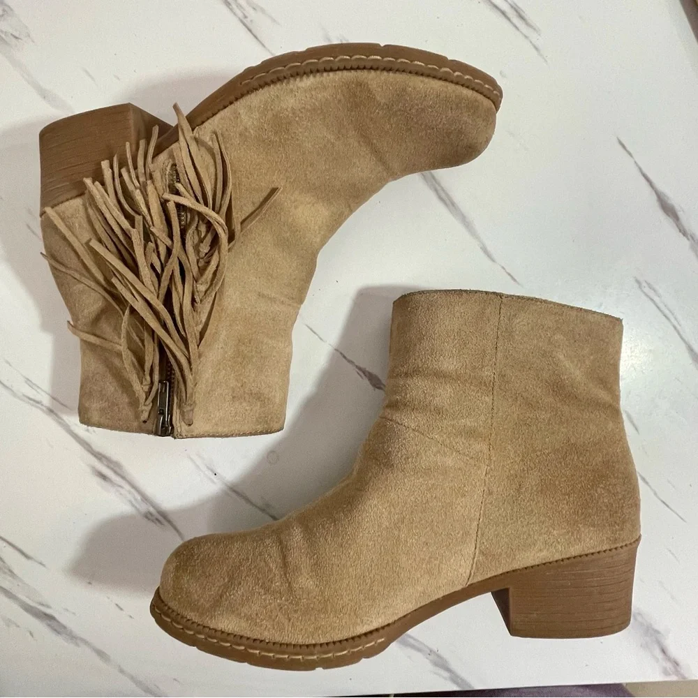 boc Tan Suede Ankle Booties with Fringe Size 10